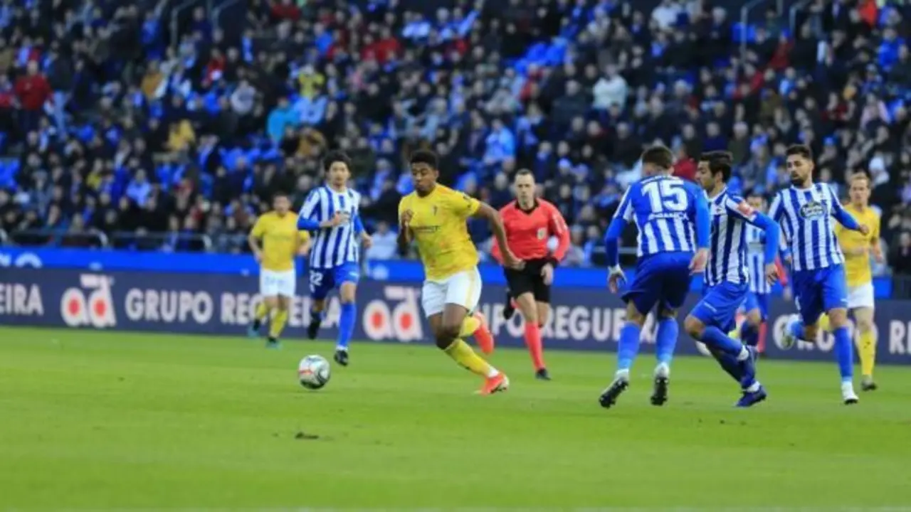 El submarino se hunde en Riazor