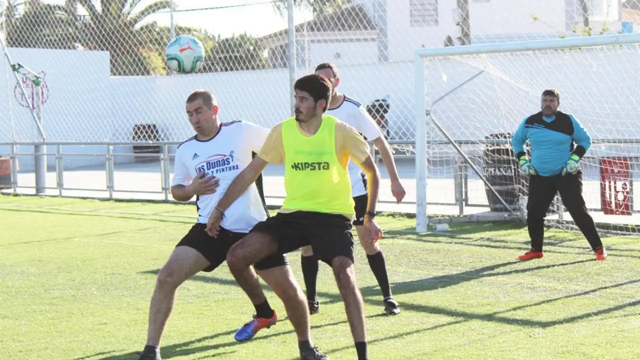 Una acci&oacute;n del Taller Las Dunas Cholos - Electroservicios Dom&iacute;nguez - Ra&uacute;l J. Bustillos