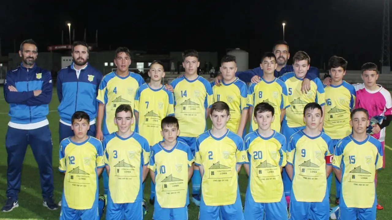 El equipo infantil A del CD Sanl&uacute;car en este partido - Ra&uacute;l J. Bustillos