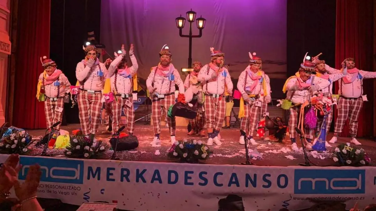 Gran ovaci&oacute;n a  la comparsa &lsquo;Los caracoles&rsquo; de &lsquo;Sotito&rsquo;