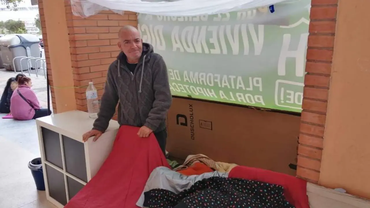 21 d&iacute;as acampado y 19 en huelga de hambre por una vivienda