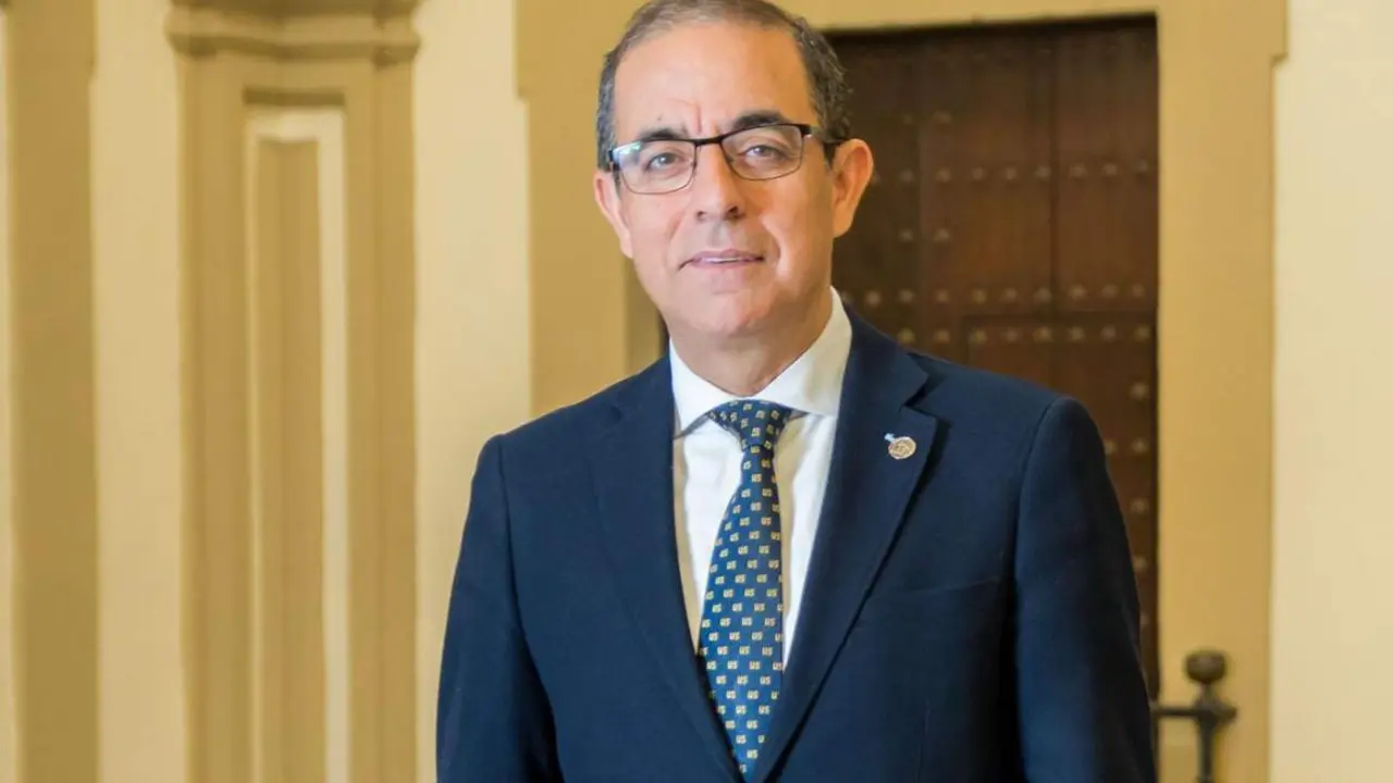 Miguel &Aacute;ngel Castro. - US