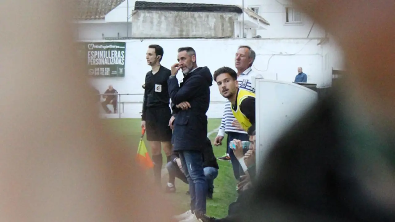 Abel G&oacute;mez conf&iacute;a en sacar al Atl&eacute;tico Sanluque&ntilde;o del agujero en el que se encuentra - Ra&uacute;l J. Bustillos