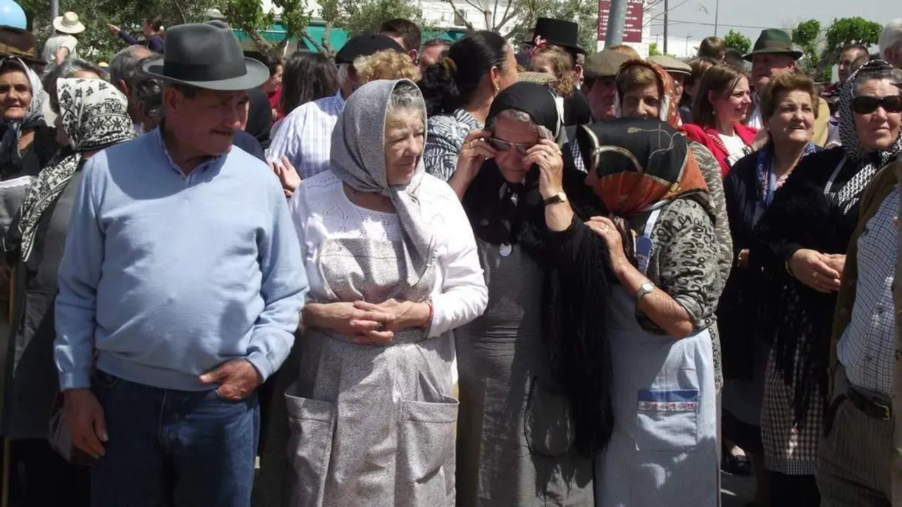 Mujeres de La Algaida ataviadas con ropa de principios del siglo pasado - Ra&uacute;l J. Bustillos