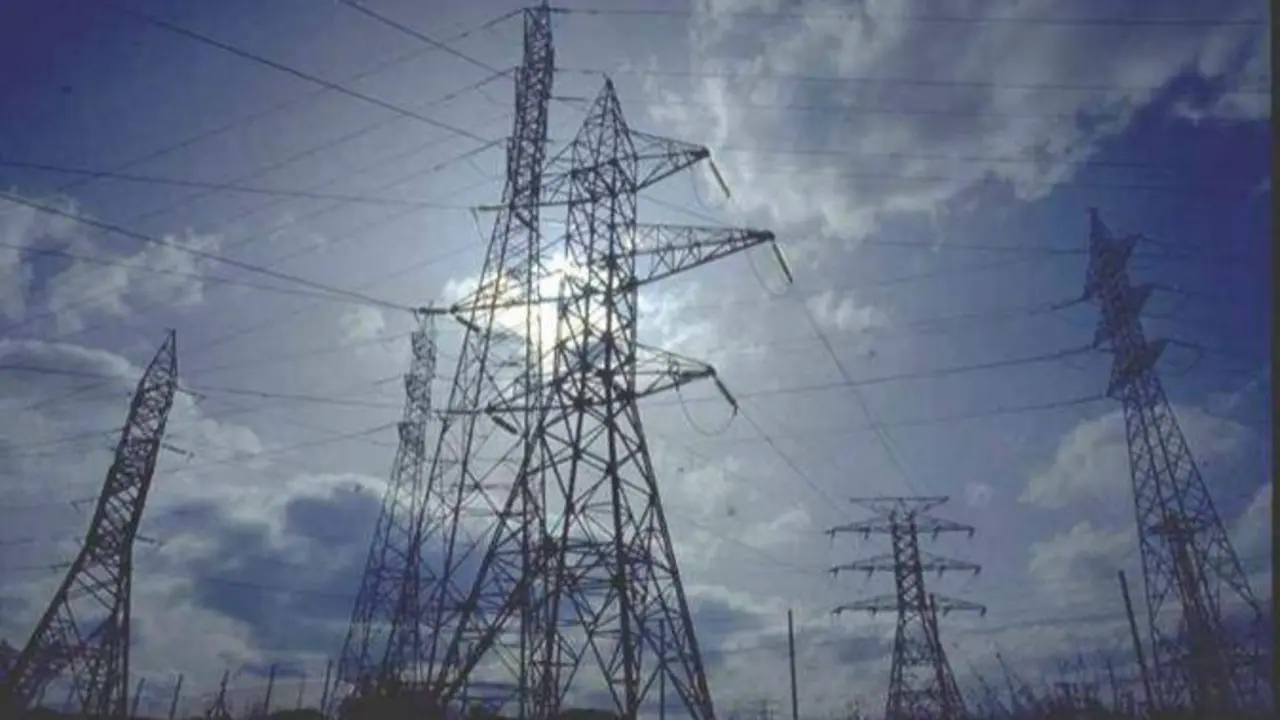 L&iacute;neas el&eacute;ctricas.  - Archivo
