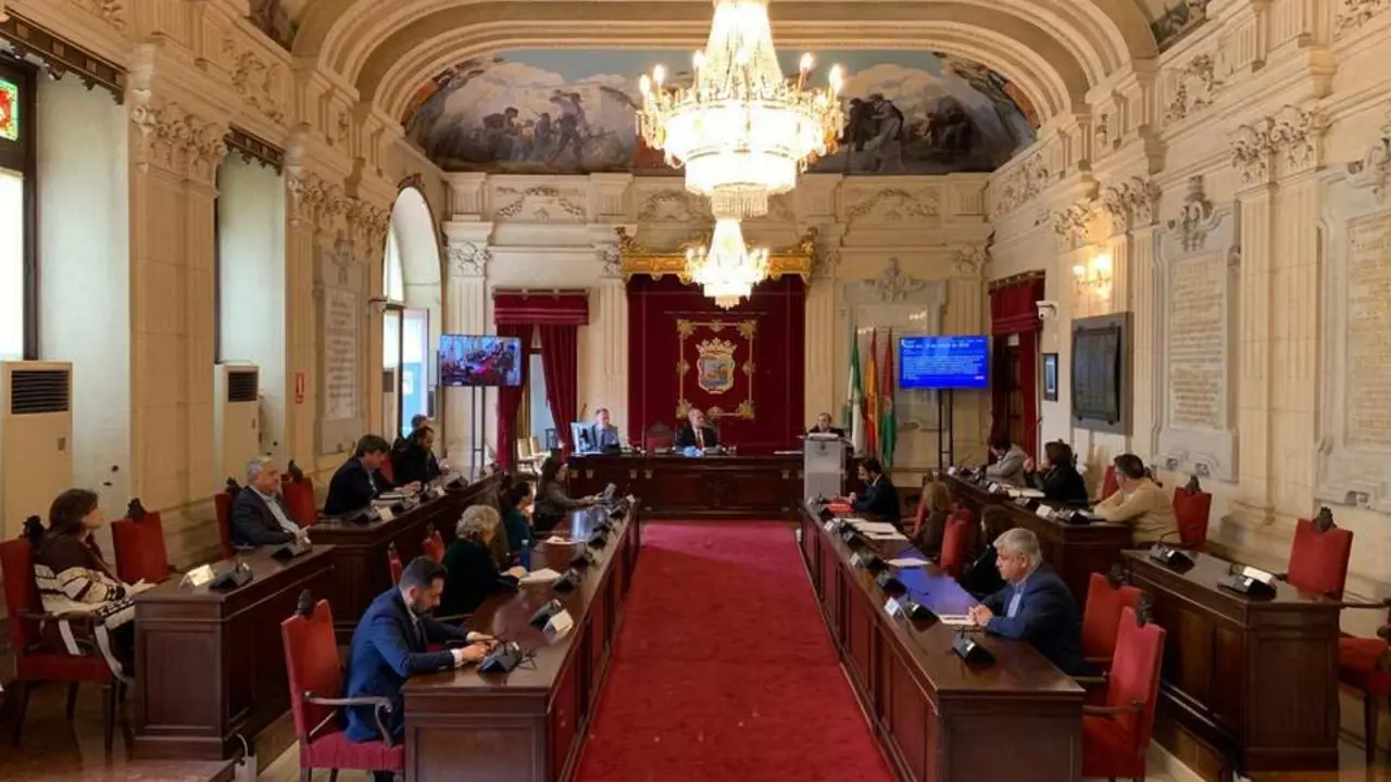 Un pleno bajo m&iacute;nimos. - VM