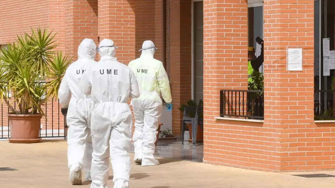 La UME en una residencia de Granada. - EFE