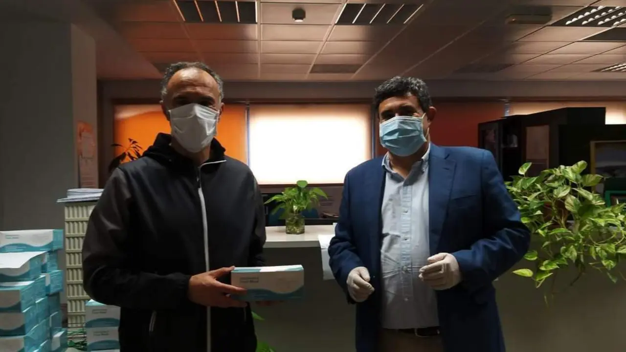 El delegado con las mascarillas. - VH