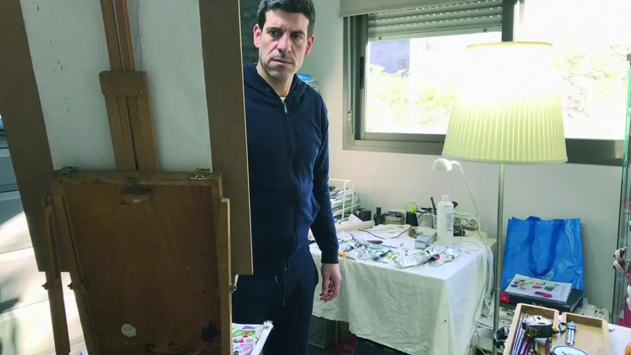 Eduardo Mill&aacute;n ha instalado el estudio de trabajo en su propia casa esta pasada semana. - Cedida