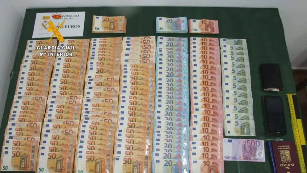 Dinero incautado por la Guardia Civil. - VM