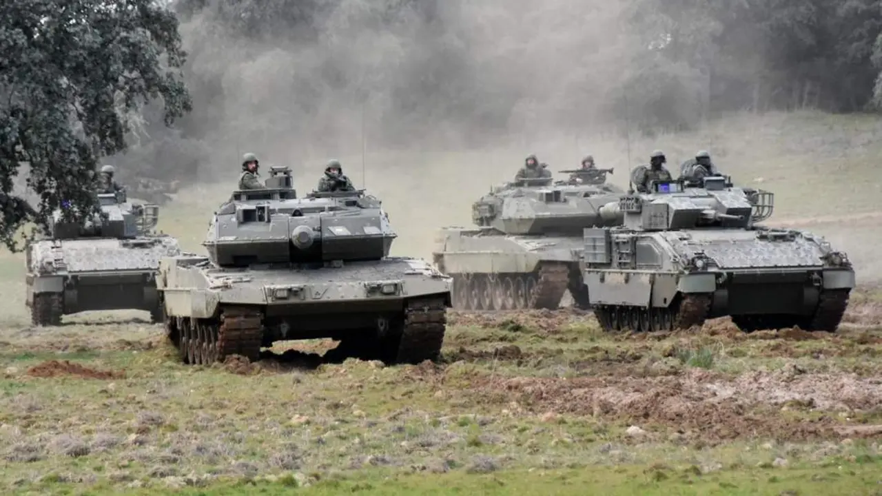 Carros de combate de la BRI X durante un ejercicio. - Europa Press