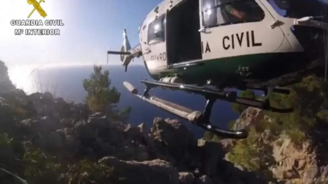 Foto de archivo de helic&oacute;ptero dela Guardia Civil. - VM