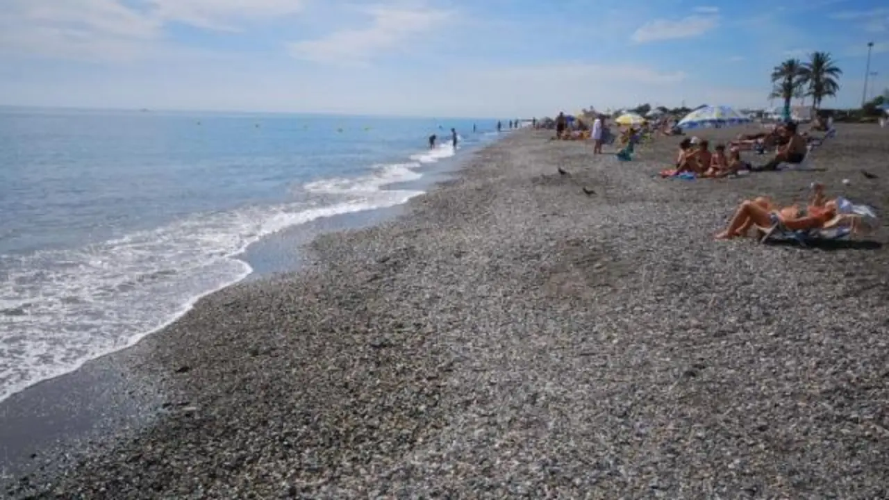Imagen de archivo de la playa. - Ayto. V&eacute;lez-M&aacute;laga