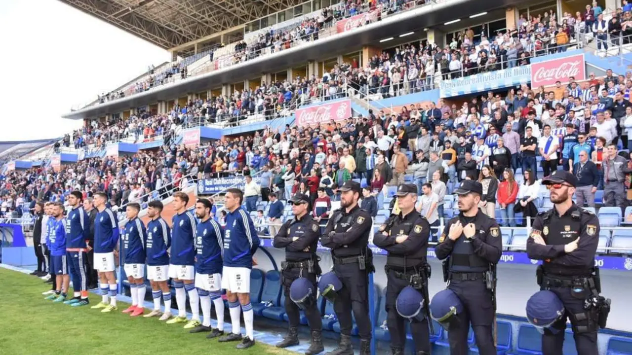 Minuto de silencioen el &uacute;ltimo partido del Recreativo. - TENOR