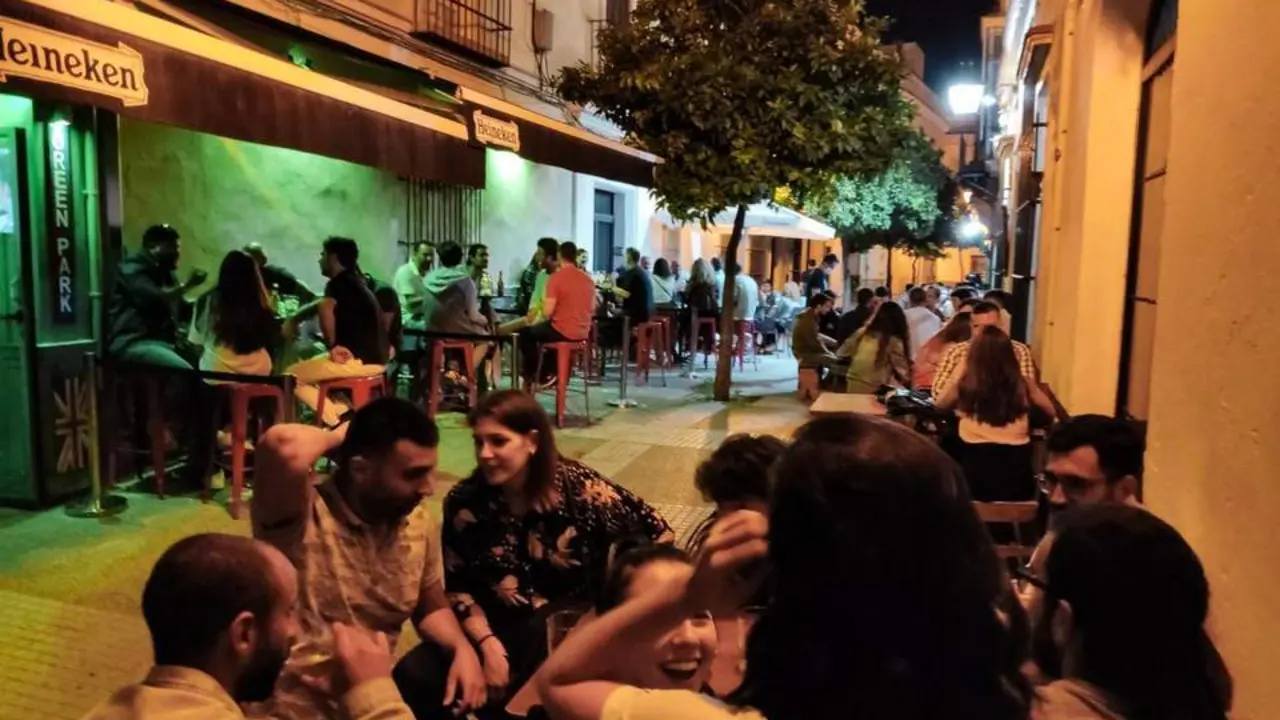 Exteriores de los bares del callej&oacute;n San Pablo este viernes - Oliverio Ruiz