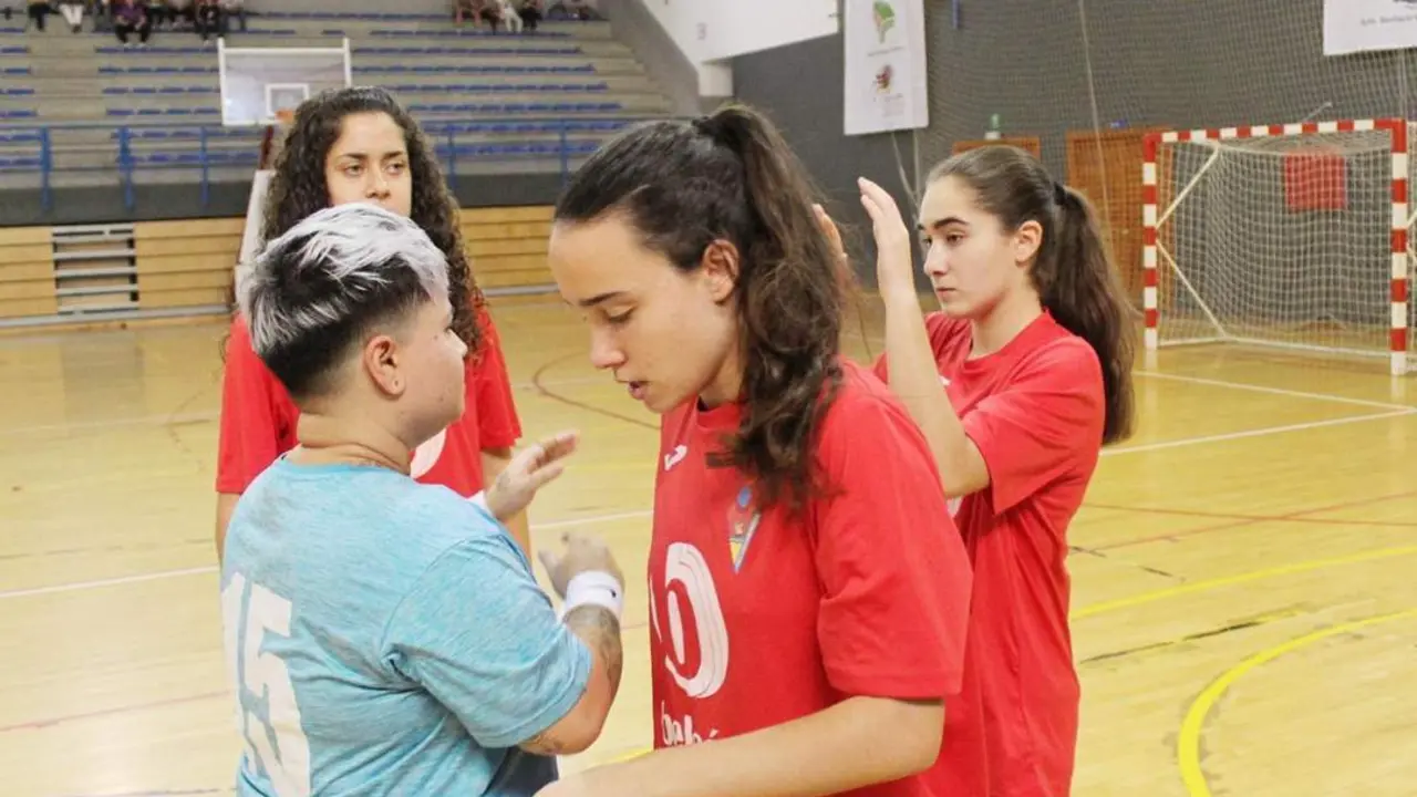 Cuatro jugadoras del Belc&oacute;n Luci Feri Fanum en un encuentro disputado ante La Barrosa - Ra&uacute;l J. Bustillos