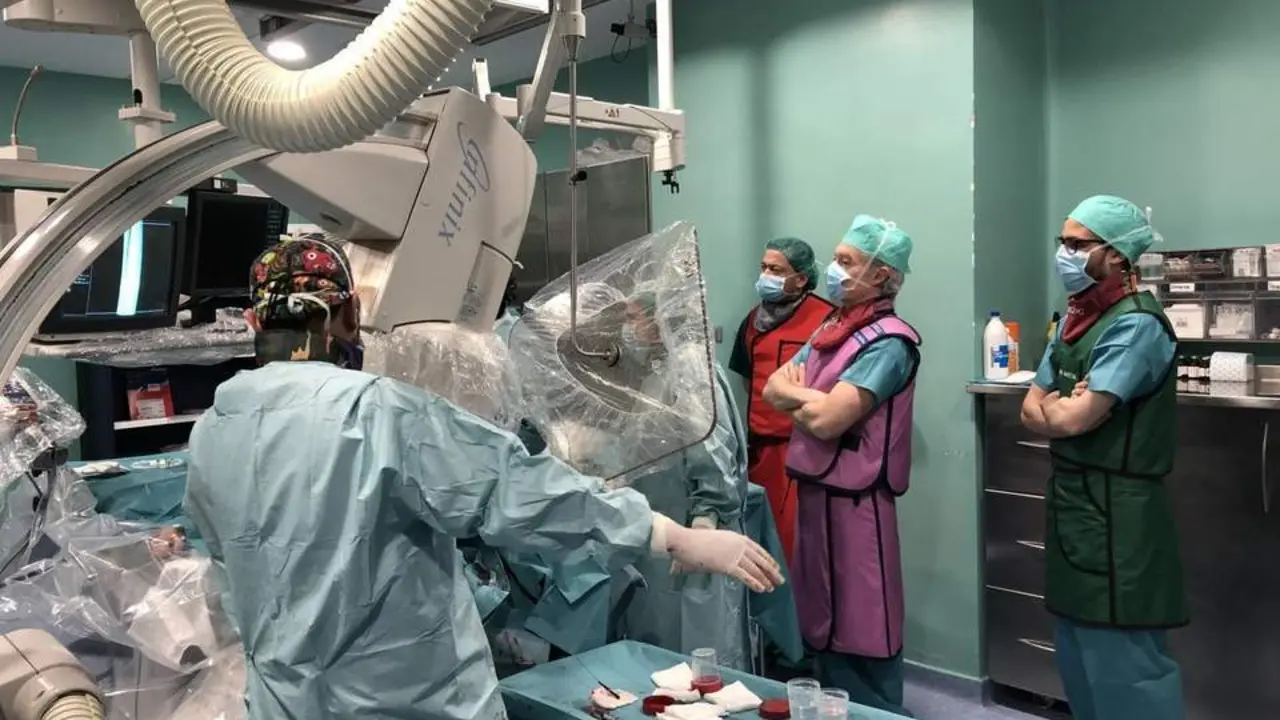 Operaci&oacute;n neuroquir&uacute;rquica con paciente despierta. - EP