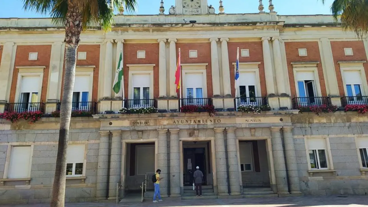 Fachada del Ayuntamiento. - VH