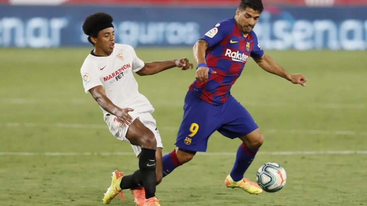Jules Kound&eacute; durante un partido del Sevilla.  - efe