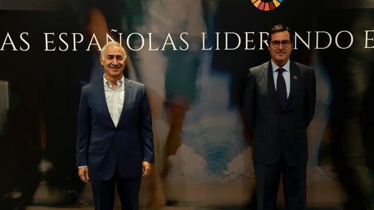 Antonio Coimbra (Vodafone) y Antonio Garamendi (CEOE). - EP
