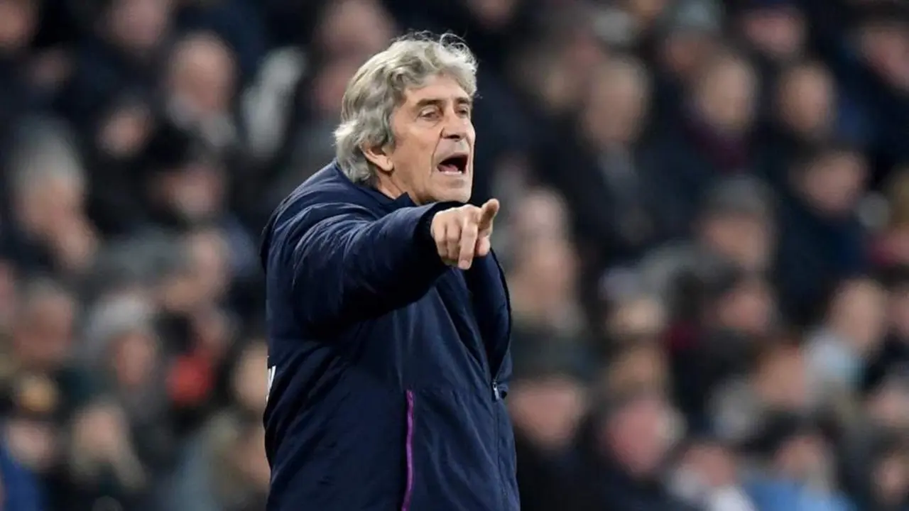 Manuel Pellegrini durante un encuentro de la Premier League - efe