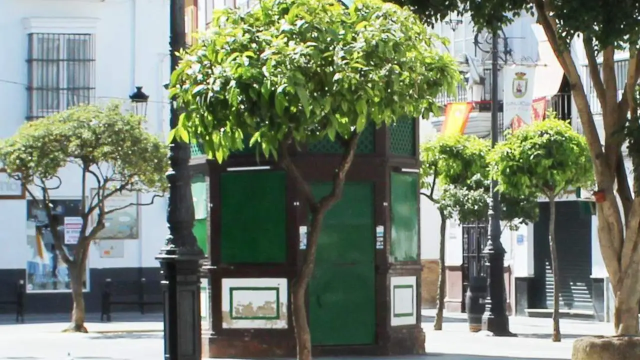 El quiosco de la Plaza San Roque durante el confinamiento - Ra&uacute;l J. Bustillos