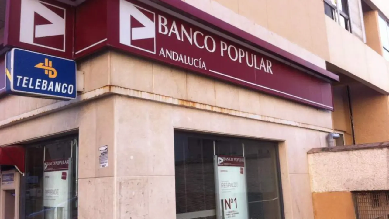 Una oficina del Banco Popular - Archivo