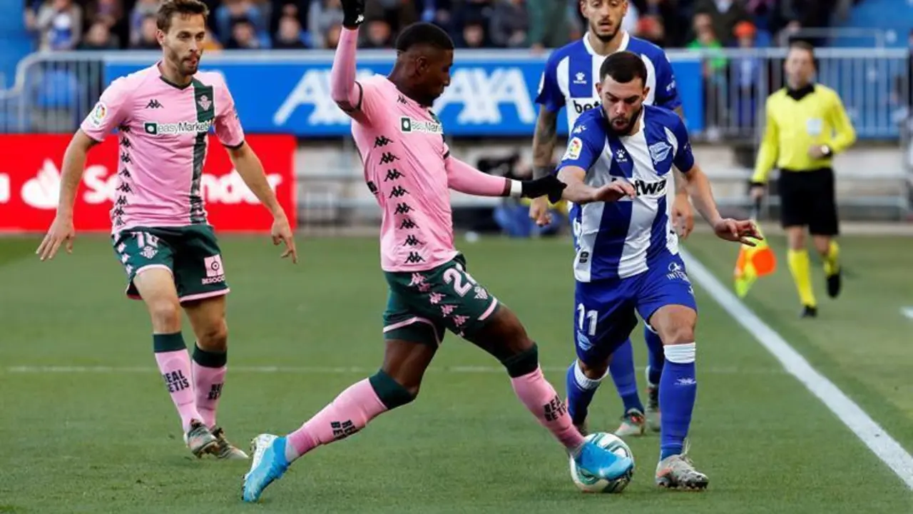 El Betis s&oacute;lo arranca un empate ante el Alav&eacute;s