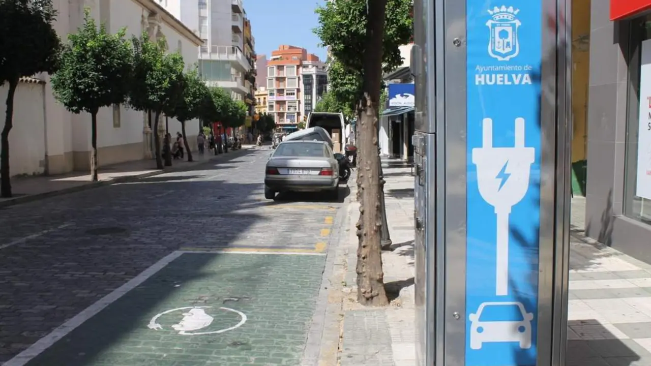 Nuevo punto de recarga de coches el&eacute;ctricos. - VH