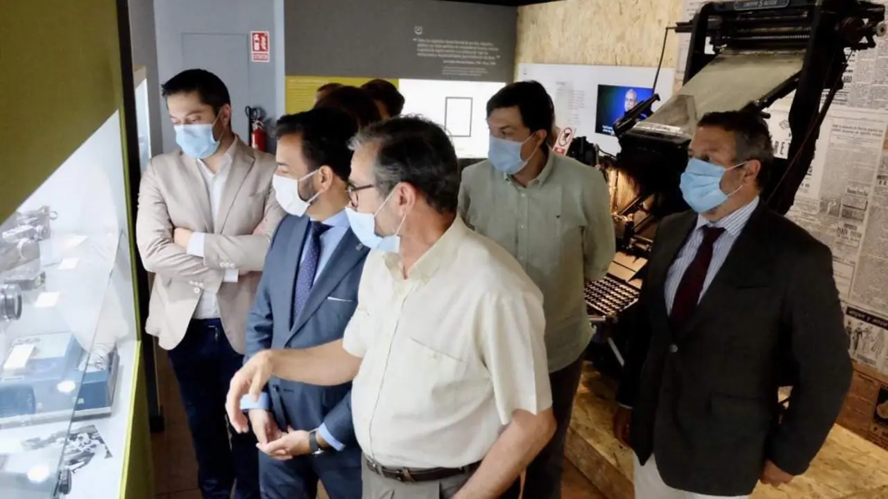 Visita de la Junta al Centro Jes&uacute;s Hermida. - VH