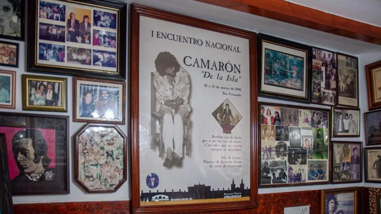 Camar&oacute;n con la camisa dise&ntilde;ada por Montesinos. - 