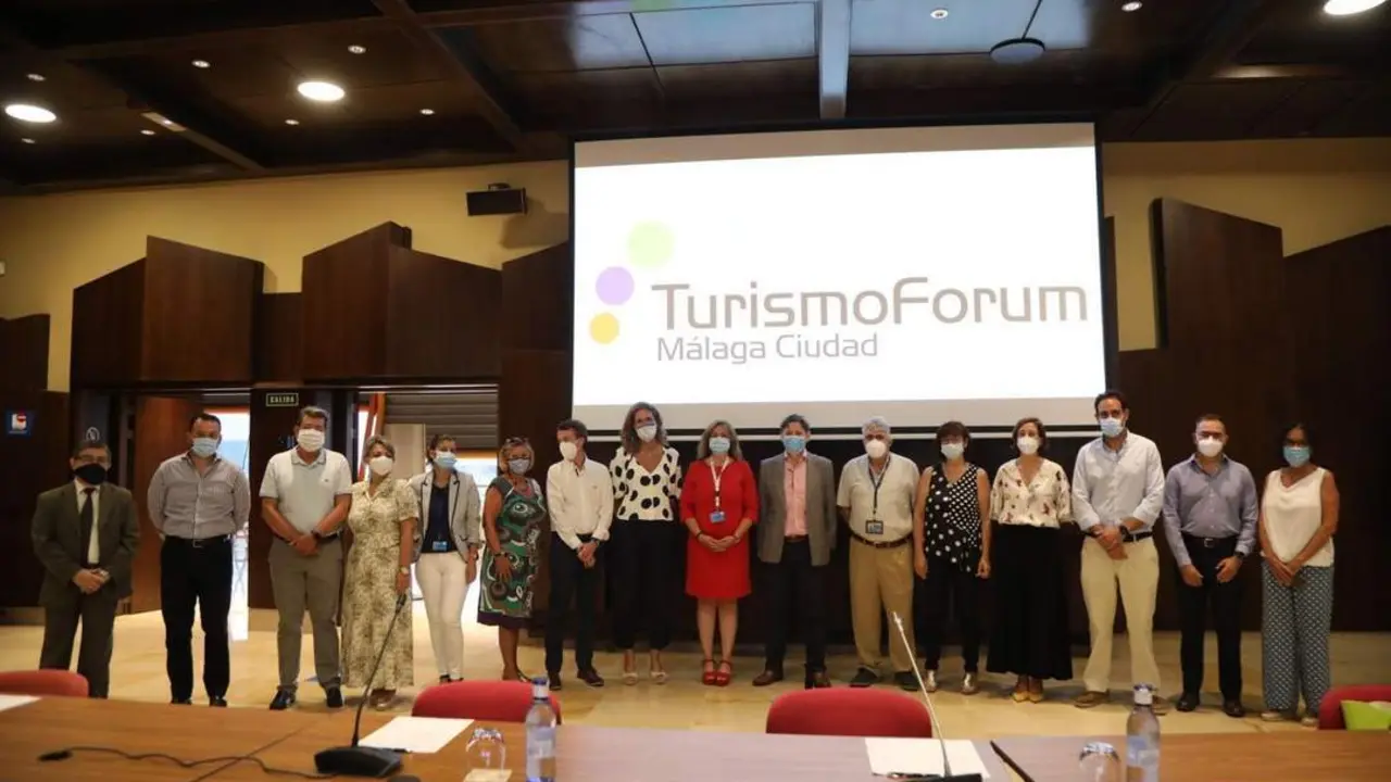 Reuni&oacute;n del foro de turismo. - VM