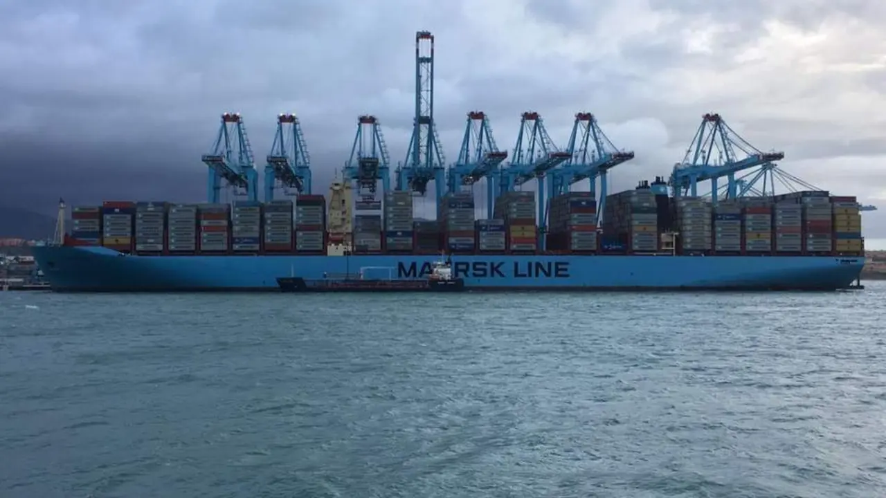 Operaci&oacute;n de bunkering. - A. I.