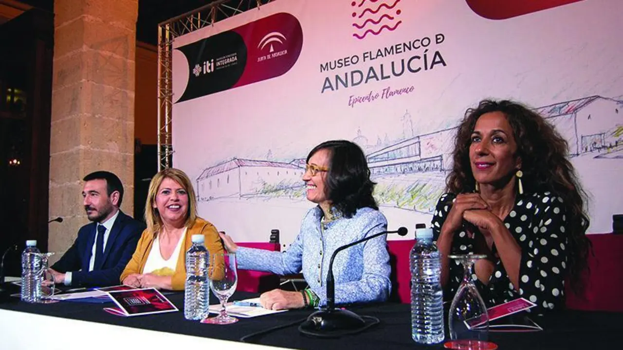 La alcaldesa y Rosario Flores en la presentaci&oacute;n del Museo del Flamenco en 2017.  - Viva Jerez