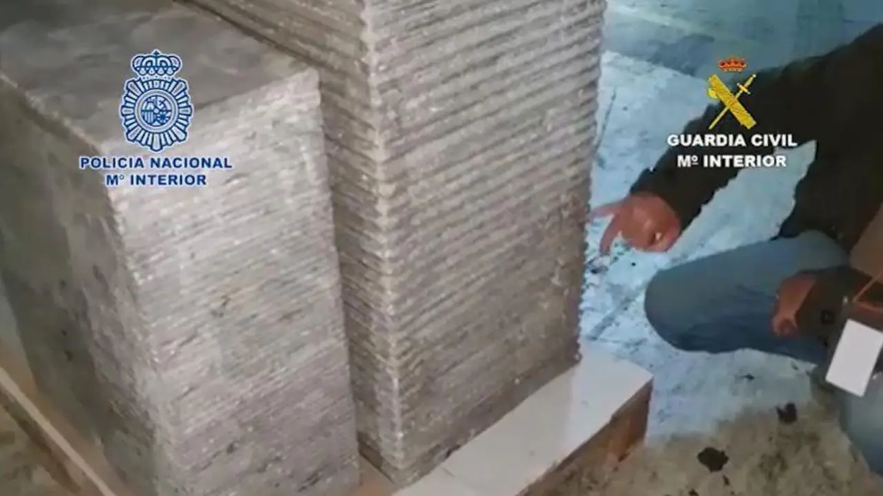 Cae una organizaci&oacute;n criminal que enviaba droga a Suecia desde Espa&ntilde;a en dobles fondos de camiones, hornos, fuentes ornamentales y cajas de galletas - EP