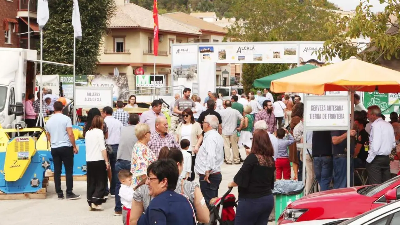 Una edici&oacute;n anterior de Alcal&aacute; Muestra.  - 