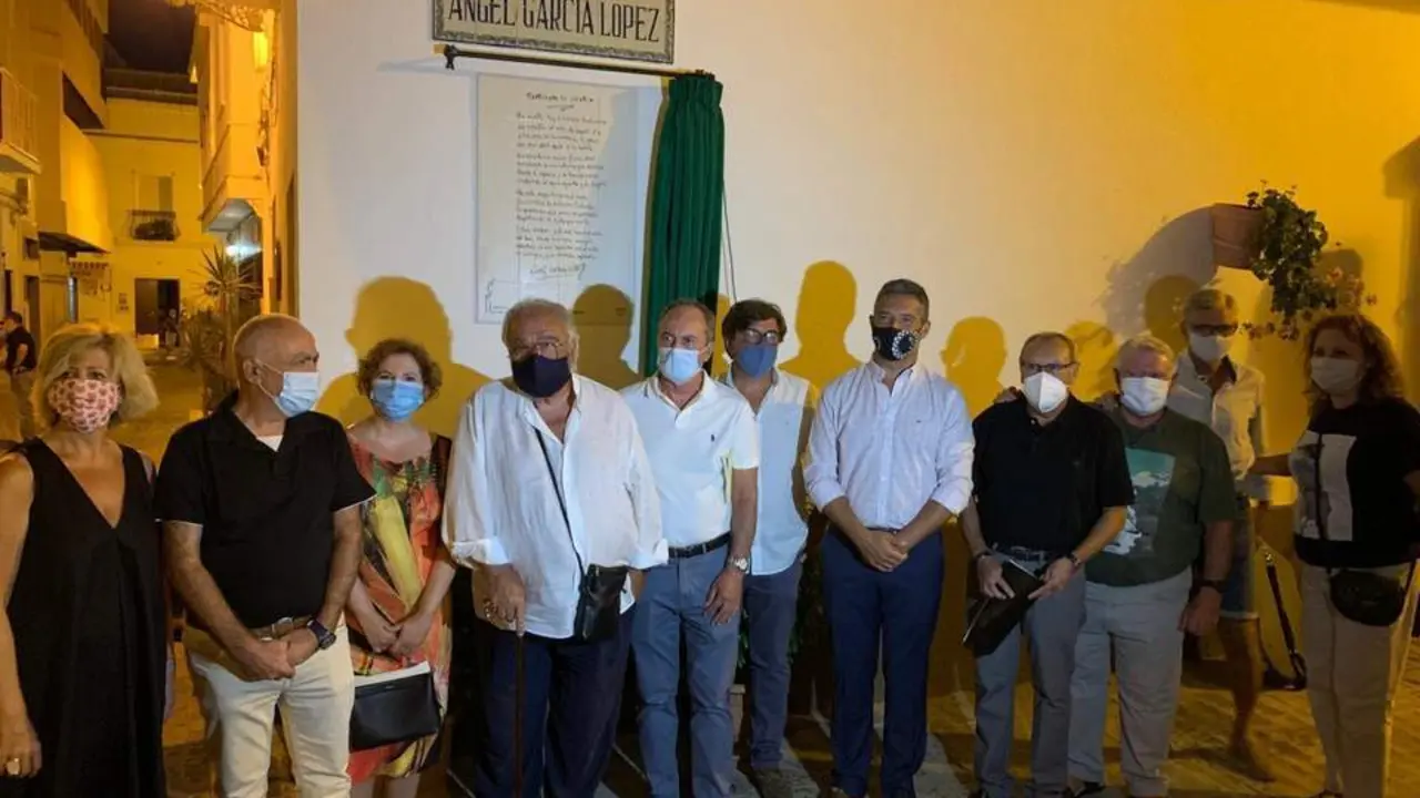 Rota se rinde ante la figura del poeta &Aacute;ngel Garc&iacute;a L&oacute;pez