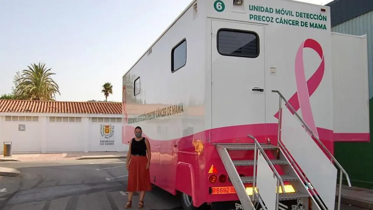 El autob&uacute;s donde se realizan las mamograf&iacute;as. - A. I.