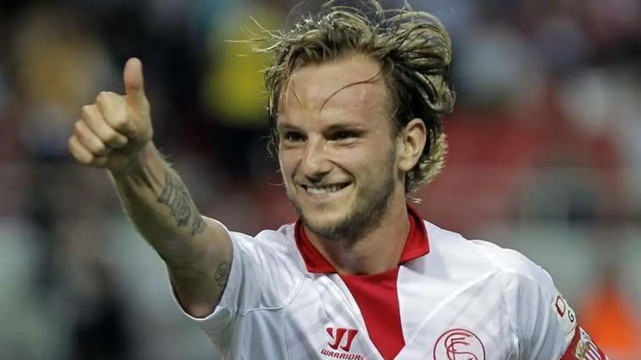El centrocampista, Ivan Rakitic, celebra un gol con la camiseta del Sevilla en la temporada 2014/2015. - efe