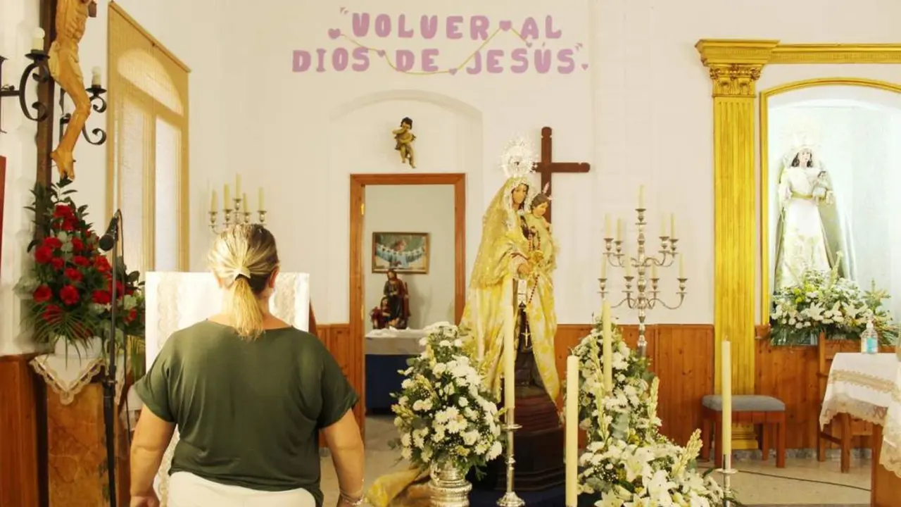 La Virgen del Carmen pudo ser visitada por los vecinos y vecinas de La Algaida - Ra&uacute;l J. Bustillos