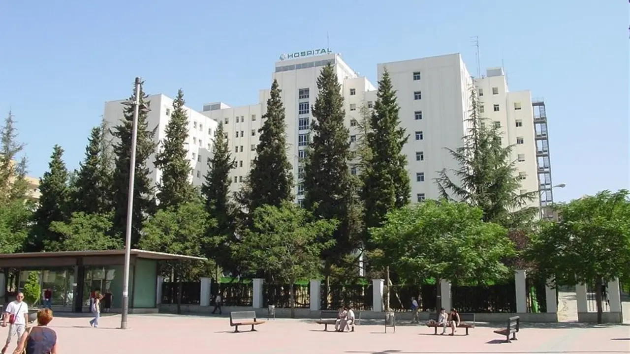 Fachada del Hospital Virgen de las Nieves de Granada. - Junta de Andaluc&iacute;a
