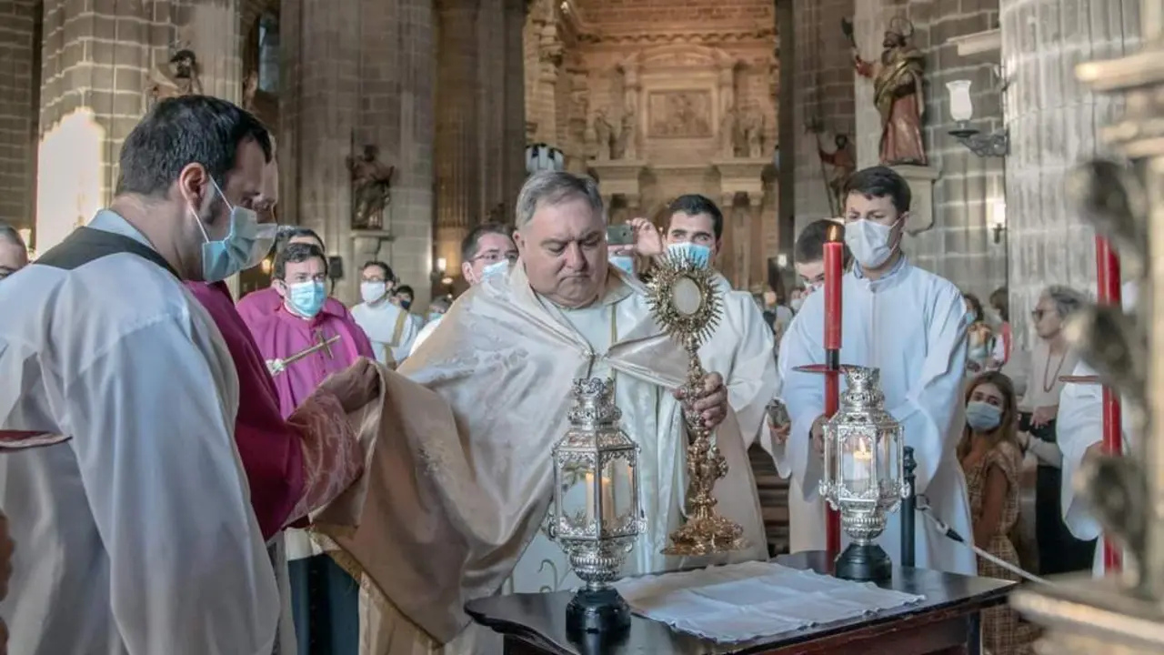 Jos&eacute; Mazuelos, en la celebraci&oacute;n del Corpus Christi.  - Rafael Dom&iacute;nguez