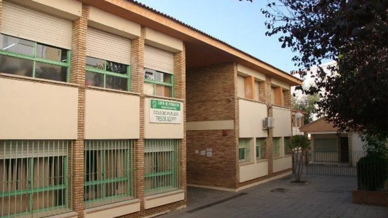 Colegio Tres de Agosto de Huelva. - VH