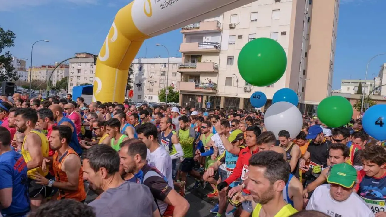 Una de las carreras del circuito #Sevilla10. - IMD