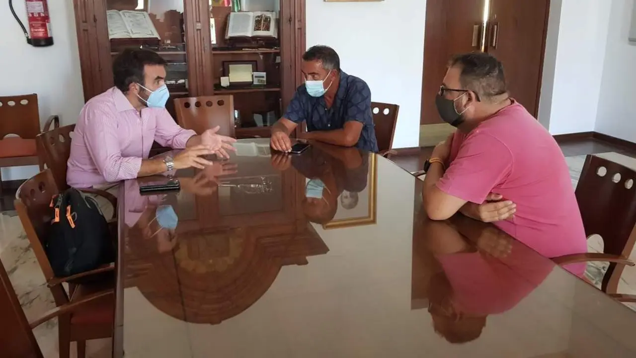 REUNI&Oacute;N ALEGRE CON COMIT&Eacute; DE EMPRESA AUTOBUSES URBANOS. - Viva