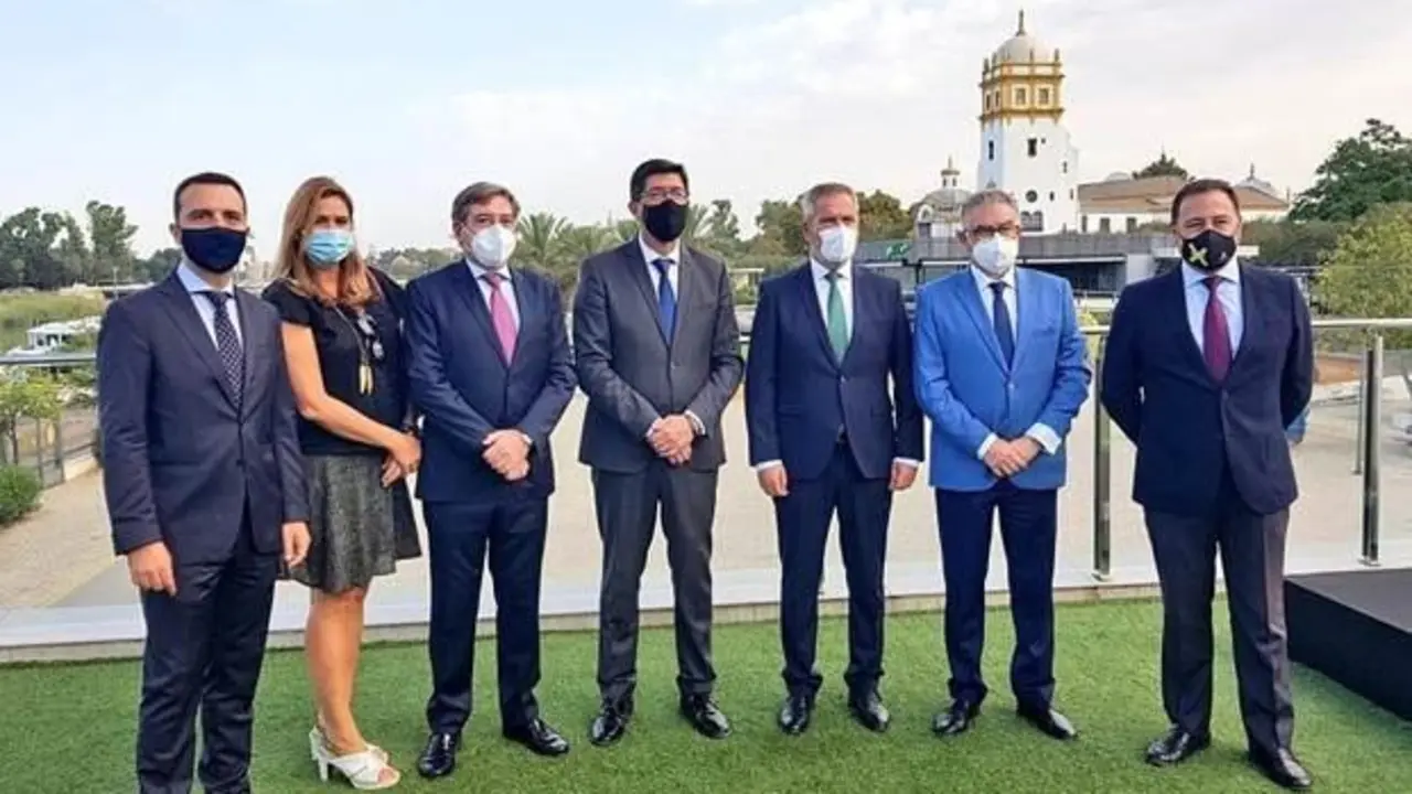 Presentaci&oacute;n del I Congreso de cruceros.  - EP