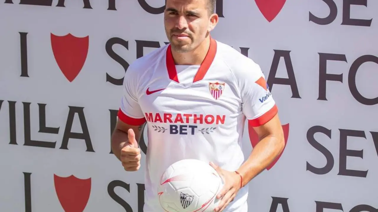 Marcos Acu&ntilde;a durante su presentaci&oacute;n. - EFE
