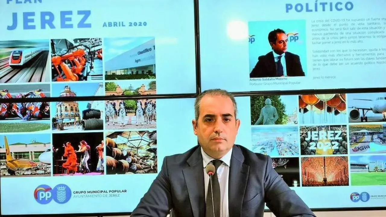 Antonio Salda&ntilde;a durante una rueda de prensa. - Viva