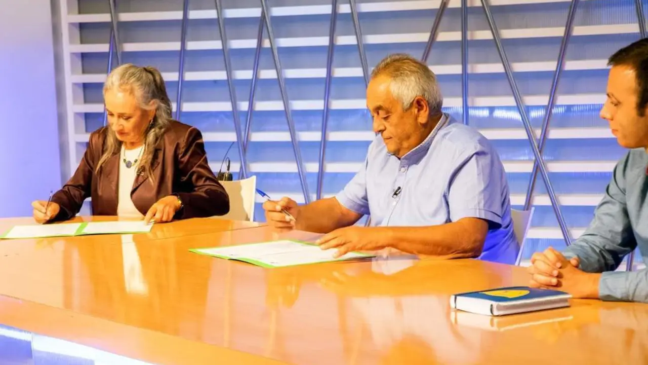 Acuerdo Onda C&aacute;diz y CD Virgili F&uacute;tbol Sala. - 