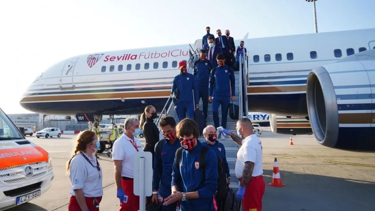 La llegada de la expedici&oacute;n sevillista. - Efe